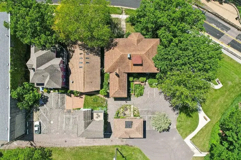 Turnkey B&b and Event Center in Wisconsin Dells with 17 Guest Suites