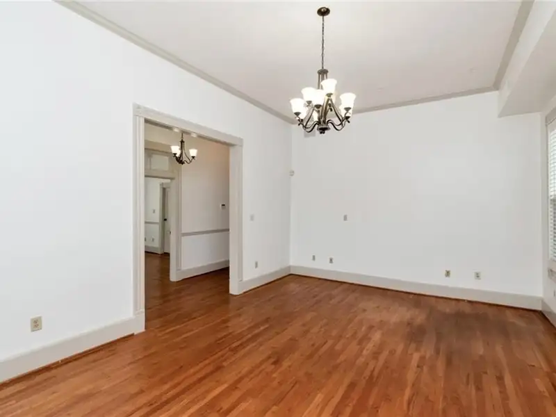 Mixed-use Property in Downtown Mobile with High Ceilings and Fenced Yard
