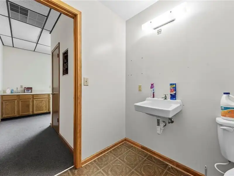 Versatile Commercial Building in Prime Location
