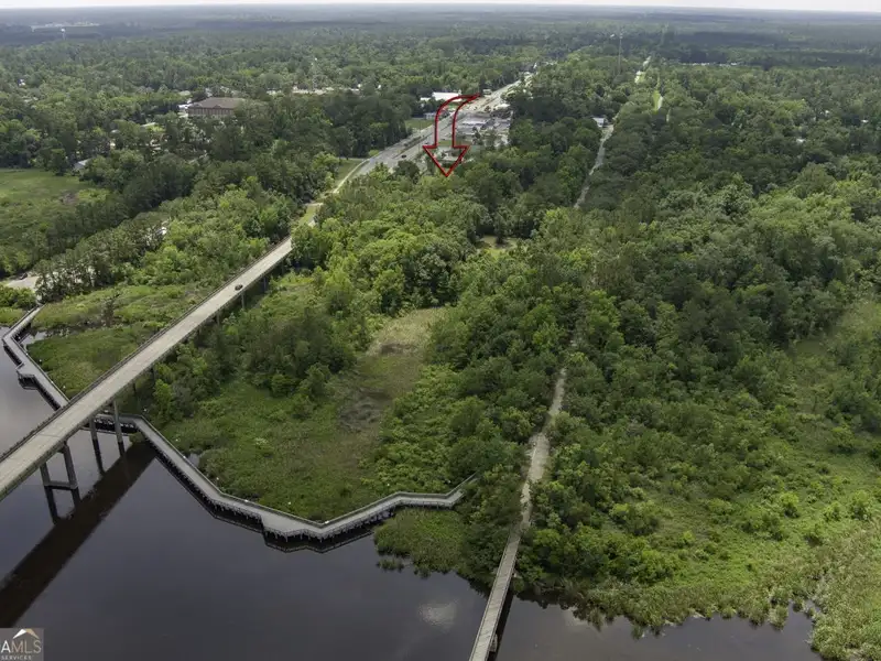 4-acre Commercial Property with Antique Shop and Warehouse on Us Hwy 17, Woodbine