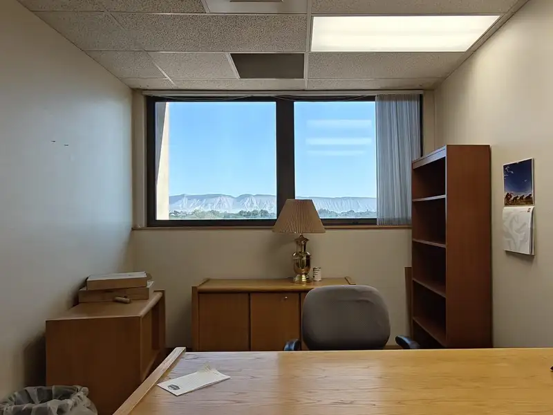 Large Office Building with Panoramic Views in Prime Downtown Location, 40,000 Sqft