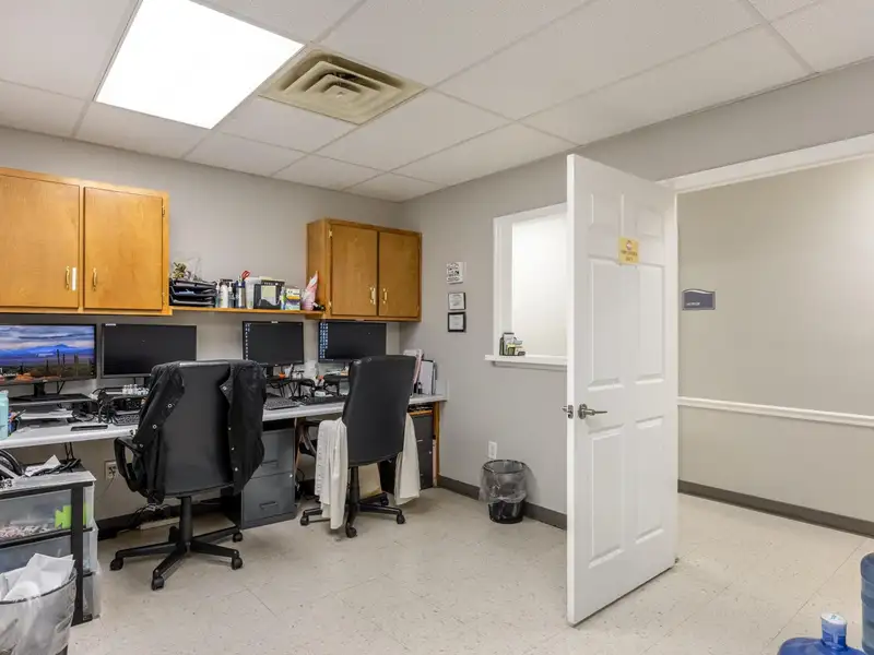 Medical Office Space for Lease in Cleveland, Tn – 12 Exam Rooms and Additional Features
