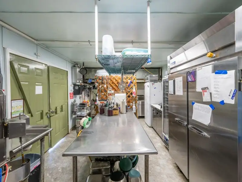 Commercial Restaurant on 3.4 Acres in Parsons, Tn with Extensive Equipment and Upgrades