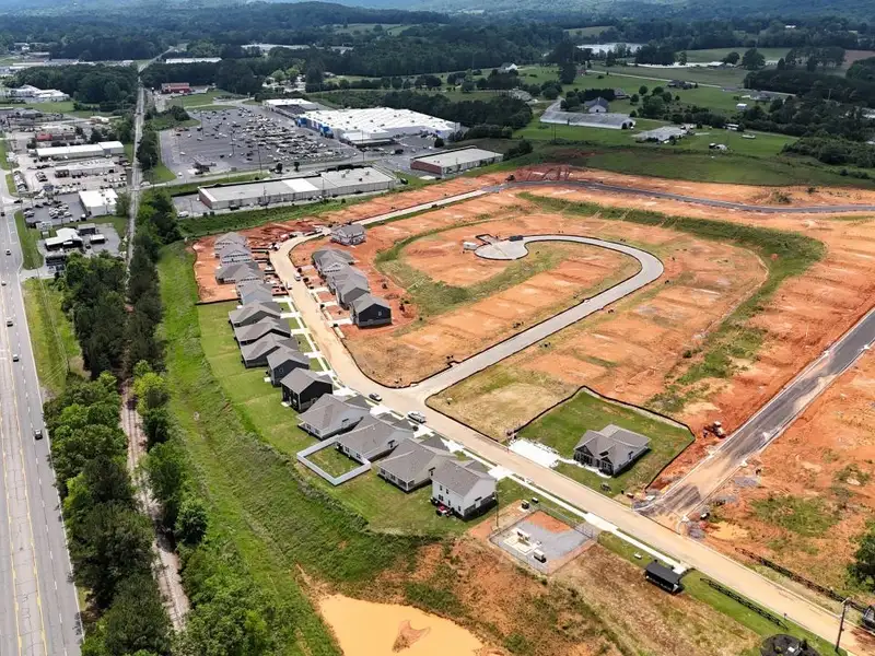Commercial Strip Center on 3 Acres in Lafayette, Ga Near Walmart Supercenter