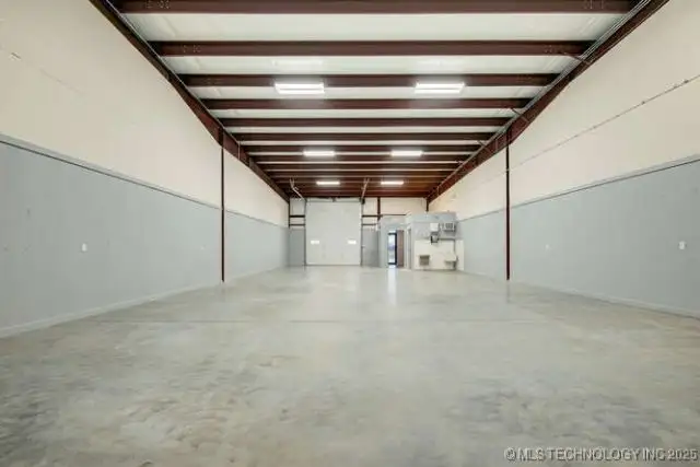 62,800 Sq Ft Insulated Industrial Building with Flexible Units in Prime Location