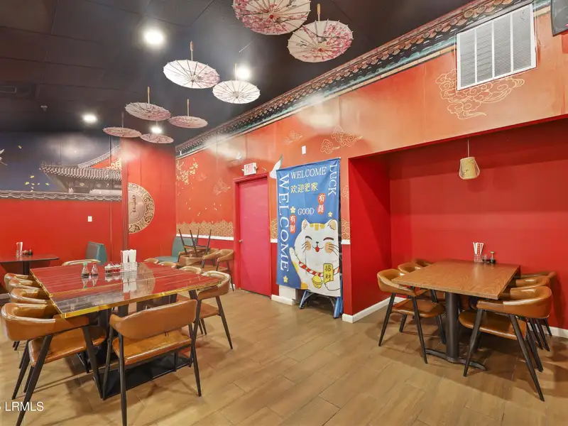 Remodeled Mid-island Restaurant with New Equipment and Outdoor Dining Area