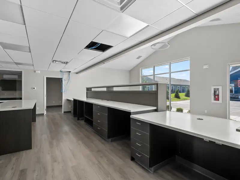 Class a Retail/office Space in Vineyard Parkway Business Park, Texas Corners