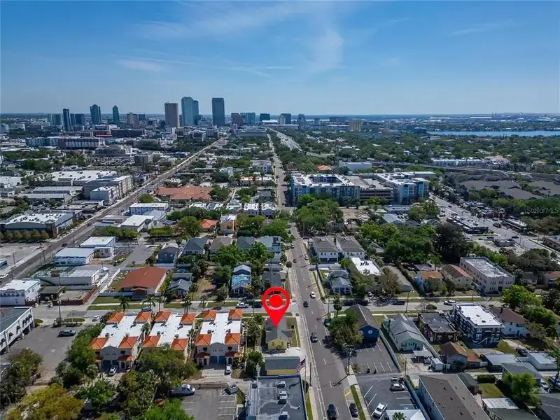 Office Suites in Hyde Park with Conference Rooms and Ample Parking
