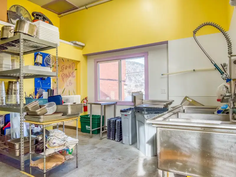 Fully Equipped Café and Bakery with Living Quarters on Main Street, Berlin