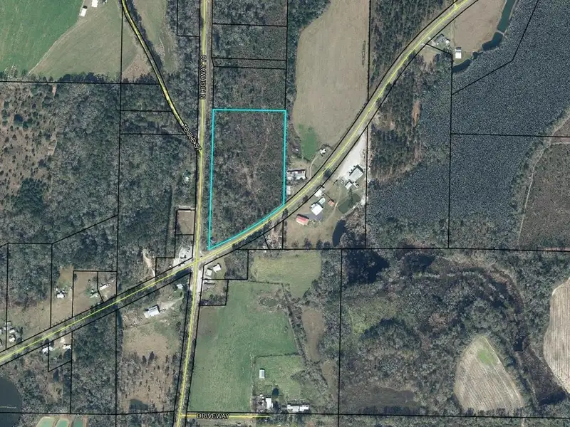 Commercial Property with 17.75 Acres in Esto, High Traffic Corner Location
