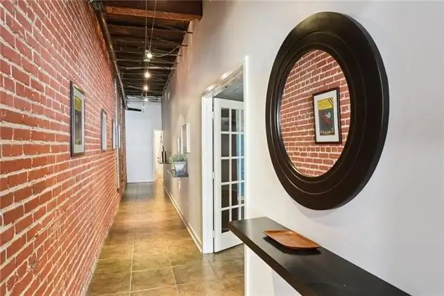 Historic 3-bedroom Residence with Rooftop Terrace in Cbd, Plus 1-bedroom Unit for Rental