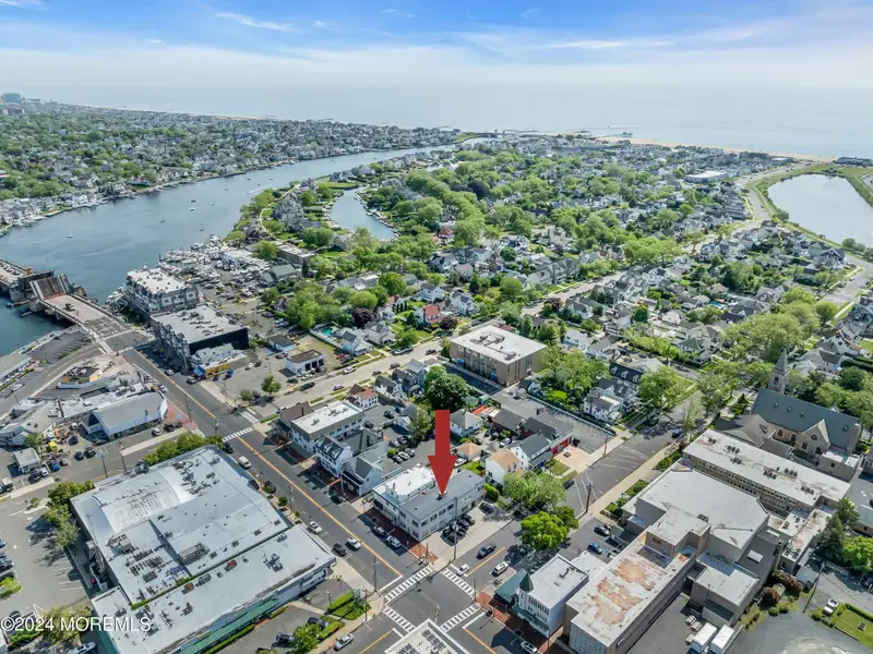 Versatile Commercial Lease in Prime Belmar Location, 5,000 Sq. Ft. Total Available