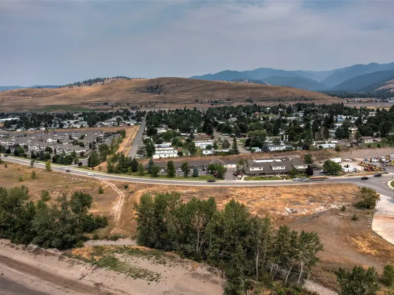 2.33-acre M1-2 Zoned Land with Expressway Frontage Near Reserve Street