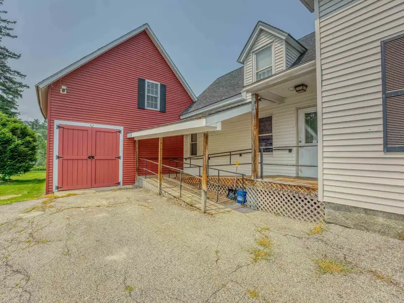 Versatile Mixed-use Property on Cottage Street, Littleton with Office Spaces and Barn