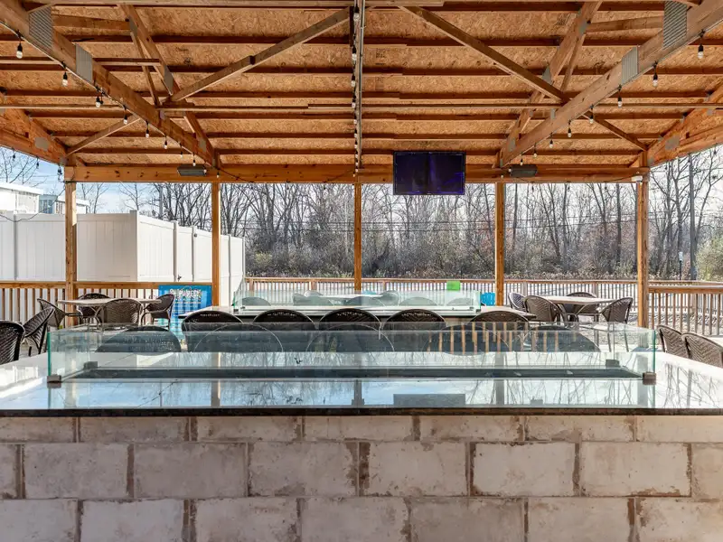 Renovated Commercial Building with Land for Sale in Central Location, Ideal for Restaurant