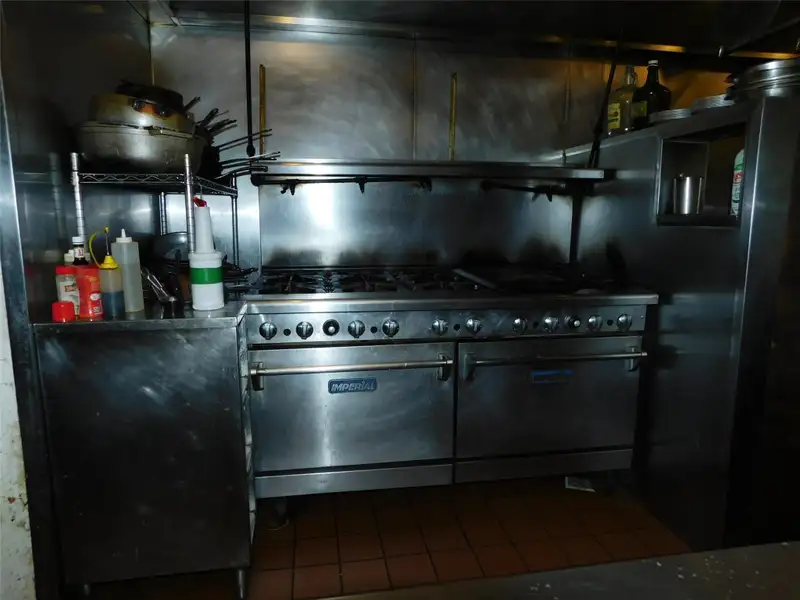 Turnkey Pizza Restaurant for Sale in High-traffic Location with Essential Equipment Included