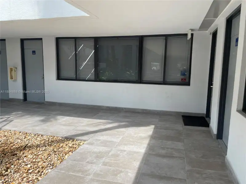 Turnkey Professional Office for Sale on Flagler St & 83rd Ave, Miami