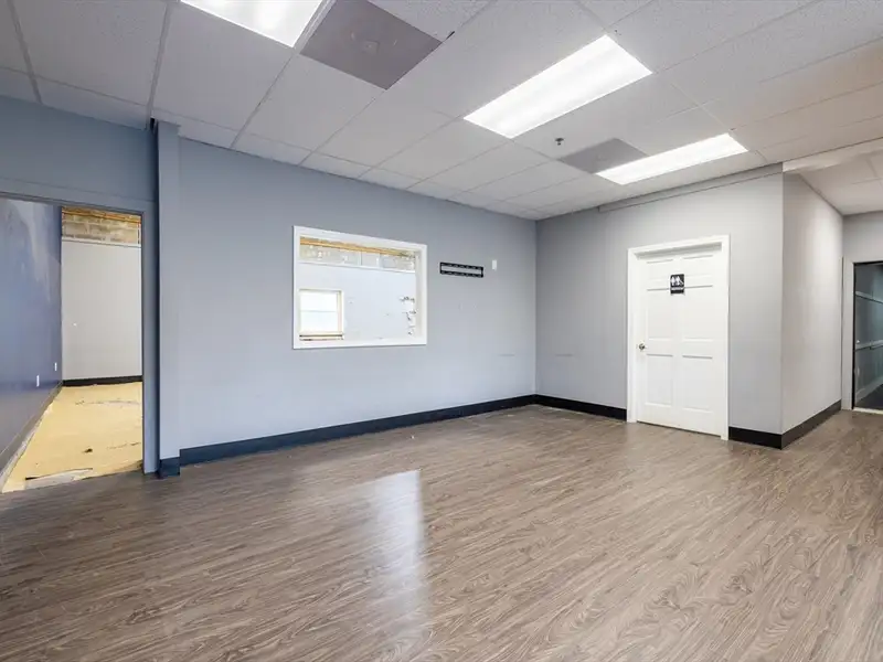 Industrial Building for Lease in North Reading with Office and Warehouse Flexibility
