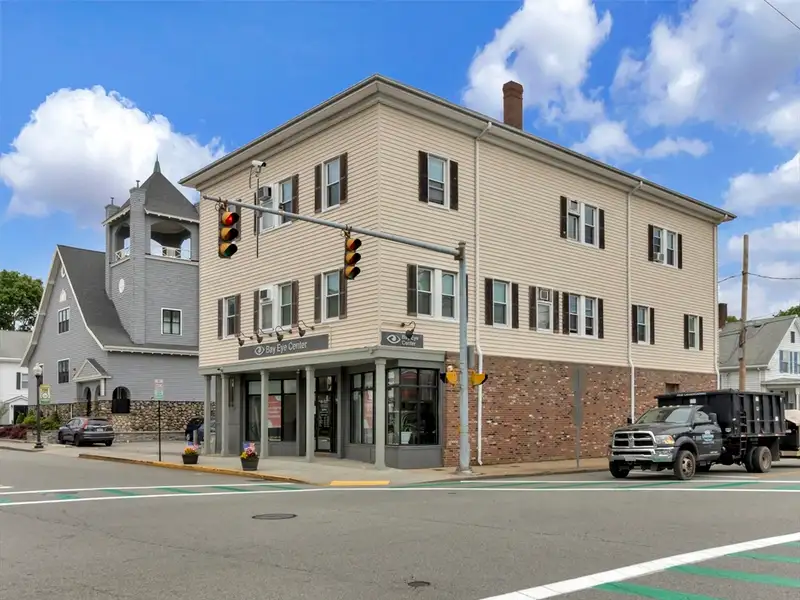 Versatile Retail Space for Lease in Downtown with High Visibility and Multiple Rooms