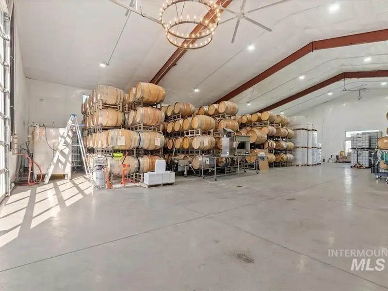 Hilltop Winery and Event Center with Custom Home and 360-degree Views in Eagle, Idaho