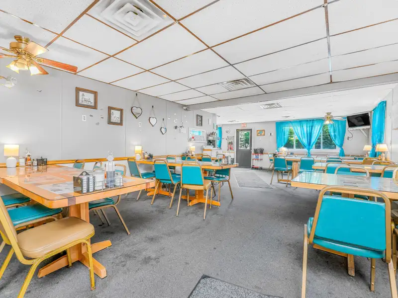 Cozy Diner with Pole Barn on 3 Acres Across from Pine Lake
