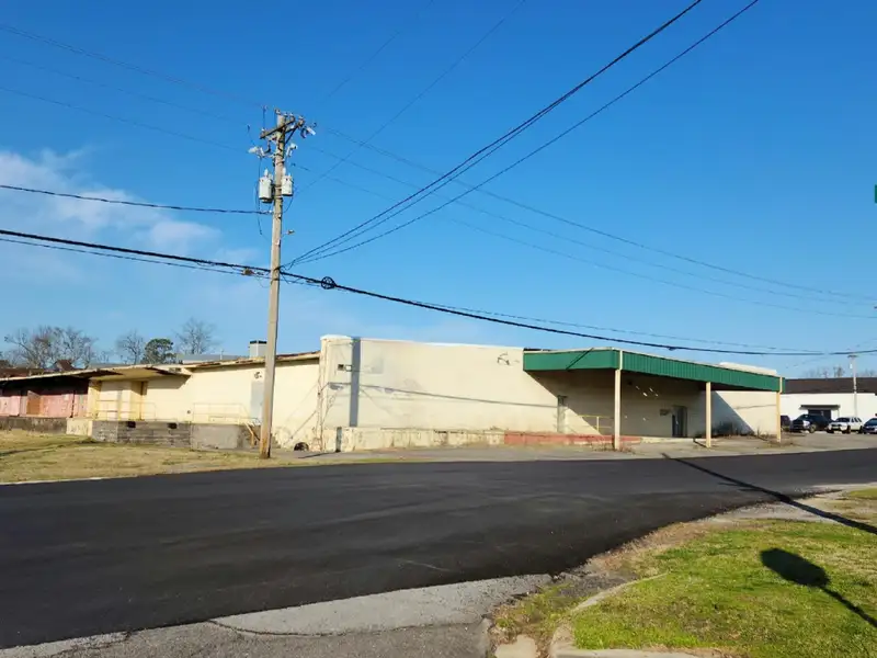 3.59 Acre Warehouse Conversion Opportunity in Central Cullman City