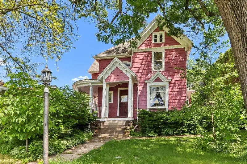 Turnkey B&b and Event Center in Wisconsin Dells with 17 Guest Suites