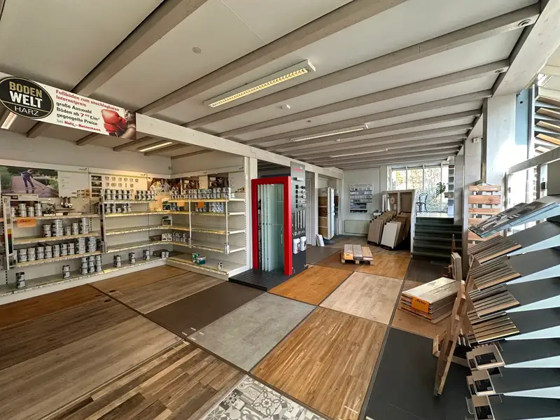 Commercial Ensemble with Multiple Halls and Parking in Leege Industrial Estate, Herzberger Strasse