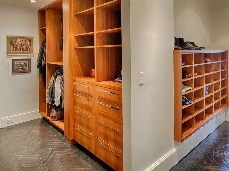 Chic 2-story Mixed-use Building in Prime Location with Commercial Space and Urban Loft