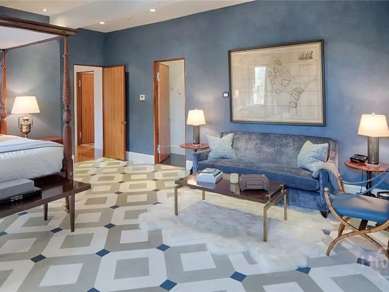 Chic 2-story Mixed-use Building in Prime Location with Commercial Space and Urban Loft