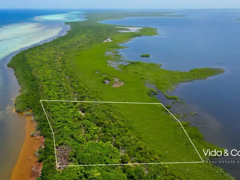 6.69 Acres Dual Waterfront Parcel on Turneffe Atoll, Belize Island