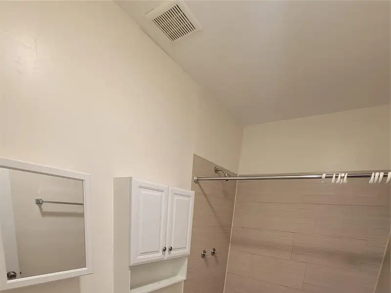Turnkey Multifamily Investment: 8 Furnished Studios & 2/2 Apartment Near Las Olas