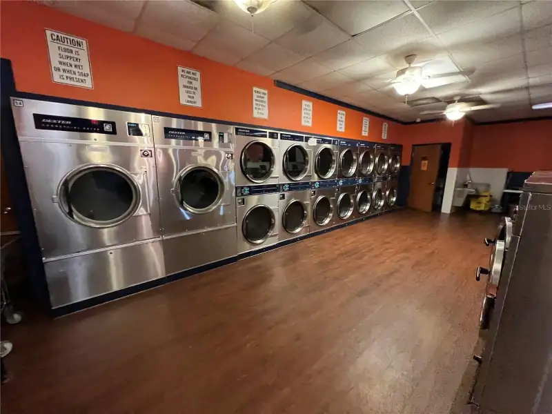 Turnkey Laundromat Near Uf Health Shands Hospital in Gainesville