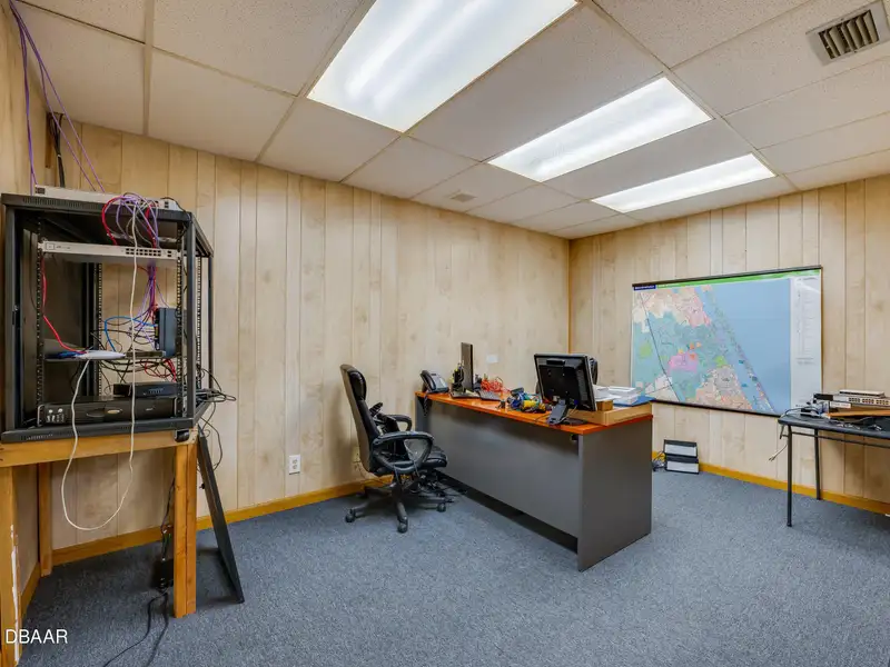 Former Post Office Commercial Building with Yard Space in Prime Location
