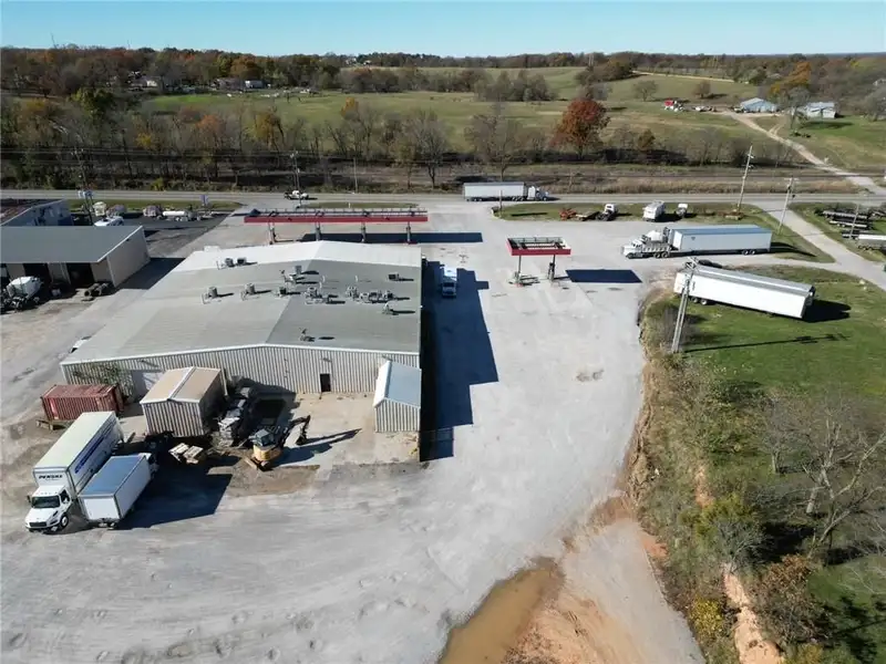 Established Truck Stop and Convenience Store with Liquor License in High Traffic Location