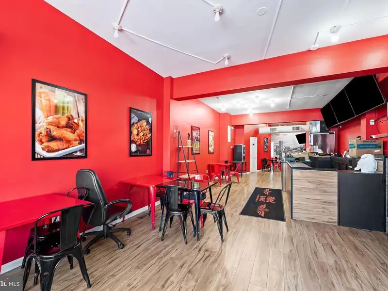 Two Storefronts in Towson: Restaurant and Vacant Space for Lease