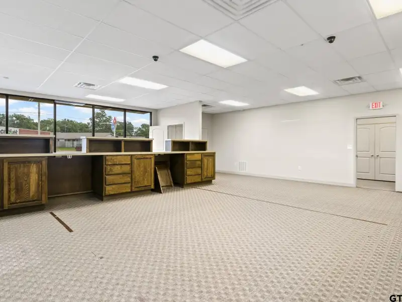 High-traffic Commercial Building in Downtown Pittsburg, Tx - 1,500 Sf