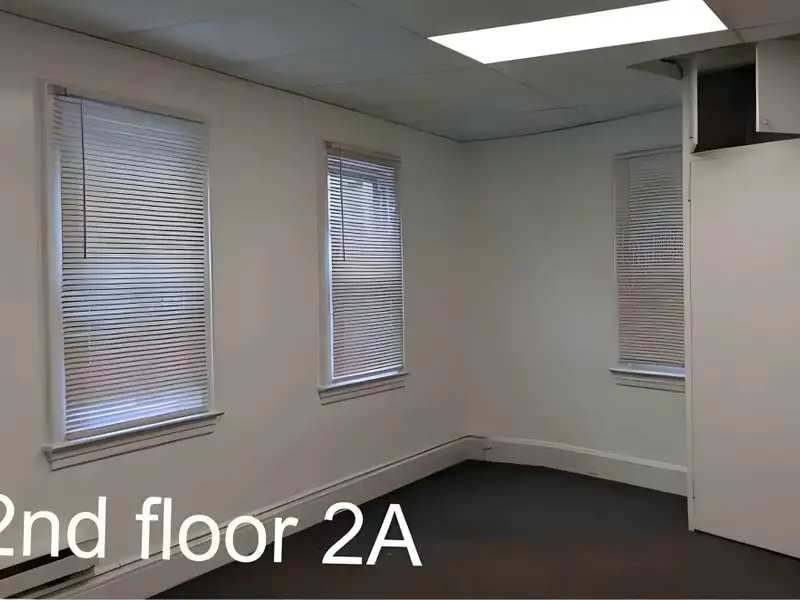 Fully Leased Commercial Building in Riverdale with 8.23% Cap Rate and $74k Income