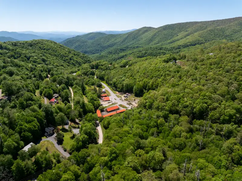 Investment Opportunity: 15-unit Motel in Blue Ridge Mountains Near Gatlinburg and Pigeon Forge