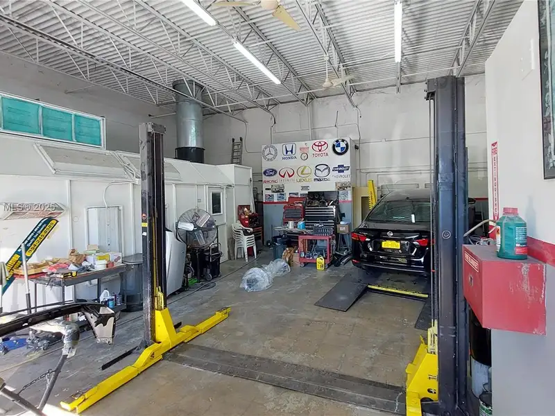 Established Auto Body & Paint Shop for Sale in Prime Davie Location