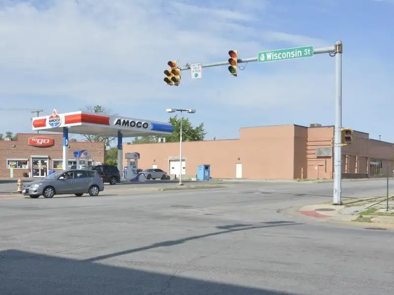 Flexible Commercial Space with Drive-in Door and Ada Accessibility in B-3 Zoning