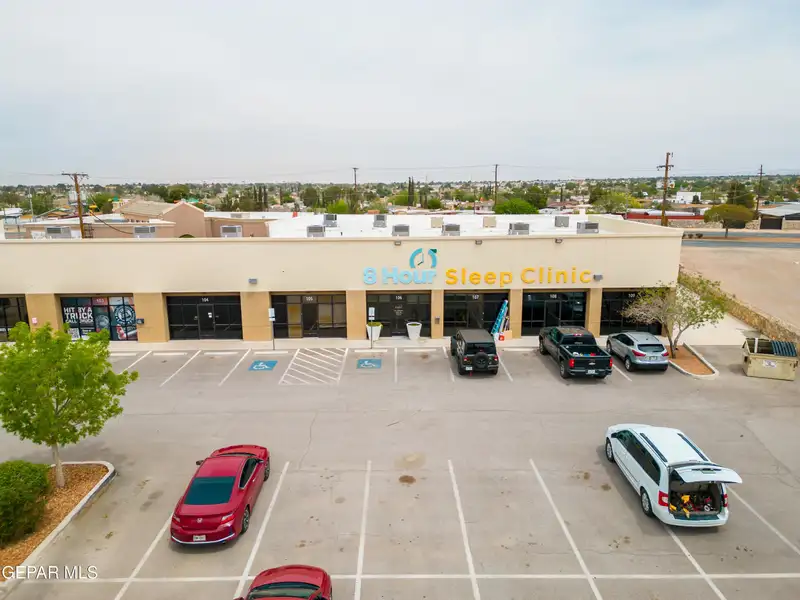 2,750 Sq Ft Office Space for Rent in Established Shopping Center Near Montwood and Yarbrough