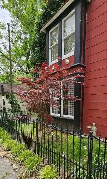 Charming Airbnb Cottage on Historic Loop with Upgrades and Large Entertaining Deck