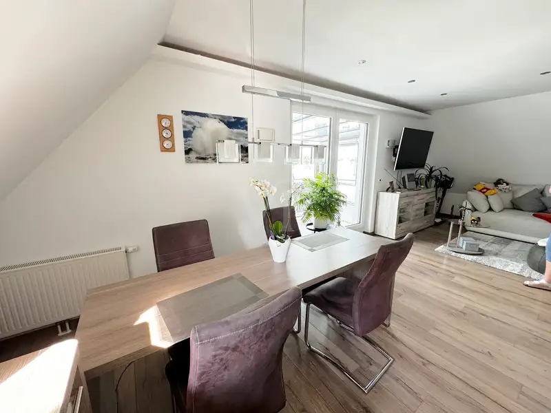 Mixed-use Property with Snack Bar and Apartment on Peenemünde Harbor Promenade