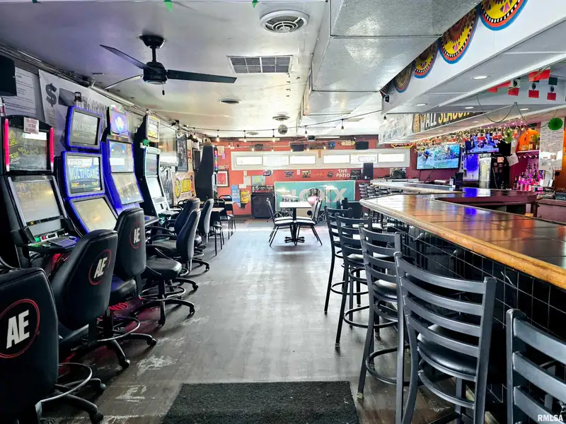 Established Bar and Grill with Outdoor Stage in Prime Location Near Factories