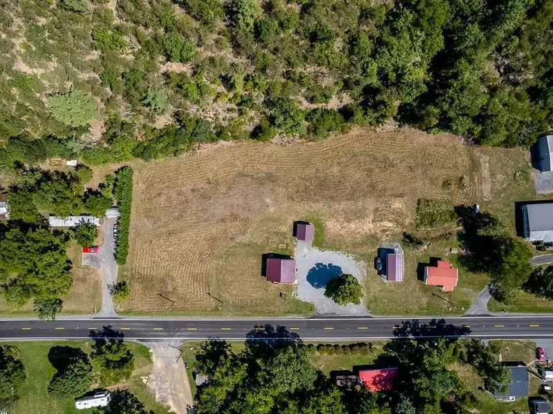 Versatile Commercial Property with Salon, Office Space, and Residential Potential Near Brandywine Lake