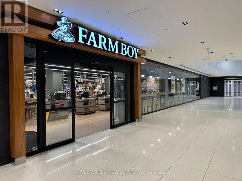 Prime Retail Space for Lease in High-traffic Town Mall Near Yonge Street