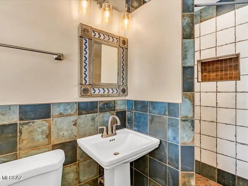 Fully Renovated Multi-family Property in Miramonte Neighborhood with 6 Apartments
