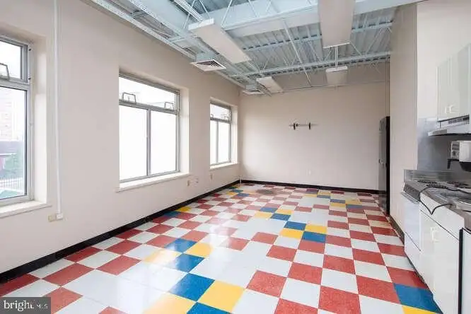 Versatile 6,000 Sq Ft Commercial Space in Prime Location with Parking Potential