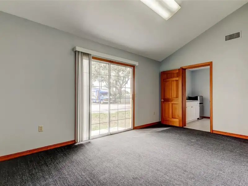 Professional Office Building in Central St. Petersburg with Flexible Layout and Parking